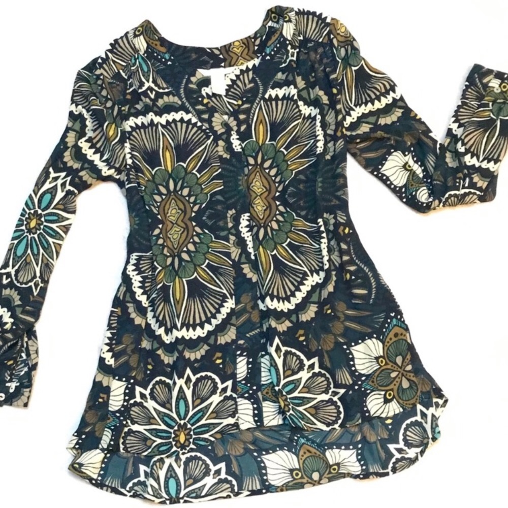 H&M • Beautiful Boho Button Up